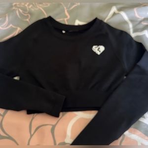 Women active wear crop top , long sleeve , black , never worn , UNUSED !